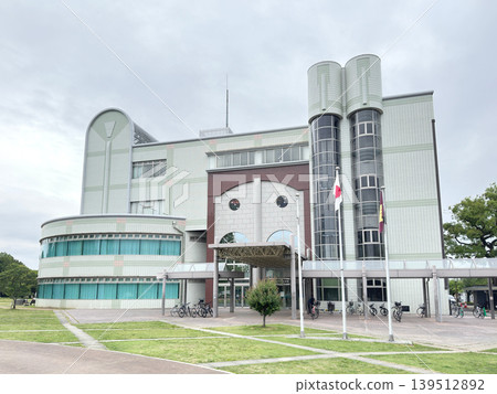 Kakamigahara City Central Library and Kakamigahara City Historical and Folk Museum (Nakamonzen-cho, Kakamigahara City, Gifu Prefecture) 139512892
