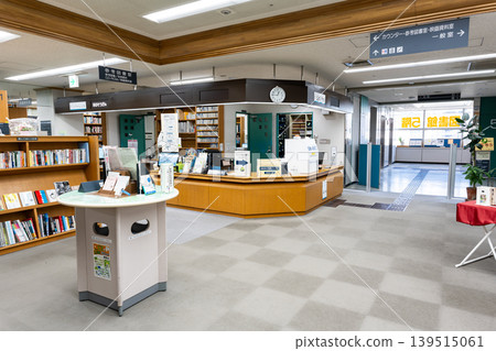 在東京調布市兒島町調布市文化中心田作5樓圖書館找書 在東京調布市兒島町調布市文化中心田作5樓圖書館找書 139515061