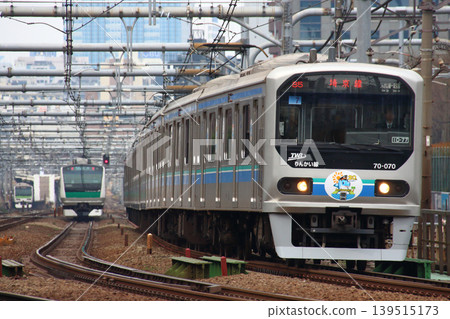Saikyo Line direct service: Rinkai Line 70-000 series train (20th anniversary of full line opening commemorative mark) Saikyo Line direct service: Rinkai Line 70-000 series train (20th anniversary of full line opening commemorative mark) 139515173