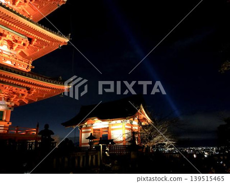 清水寺在活動中燈火輝煌 清水寺在活動中燈火輝煌 139515465