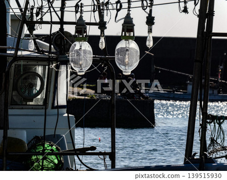 The sparkling sea and squid fishing boats The sparkling sea and squid fishing boats 139515930
