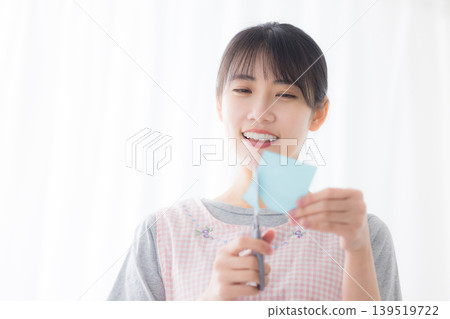 圍裙的女人 圍裙的女人 139519722