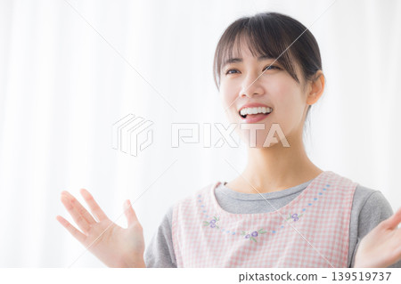 圍裙的女人 圍裙的女人 139519737