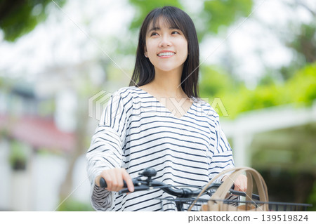 騎自行車的女人 騎自行車的女人 139519824