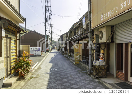 岡山縣笠岡市卡布尼街中央商店街笠岡車站前 139520534