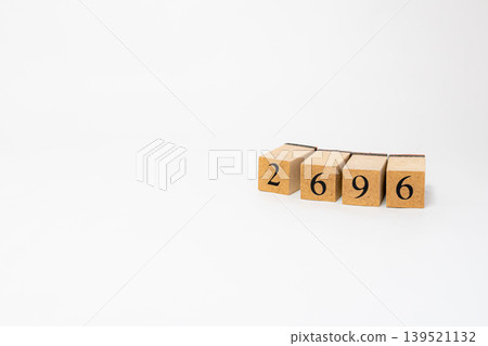用木塊拼成的四位數 139521132