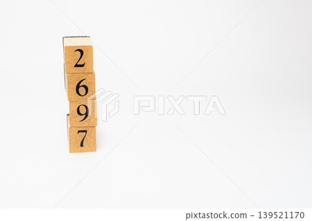 用木塊拼成的四位數 用木塊拼成的四位數 139521170