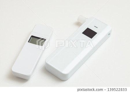 兩種類型的酒精探測器 139522833