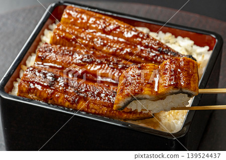 看起來好像很美味的重口味 看起來好像很美味的重口味 139524437
