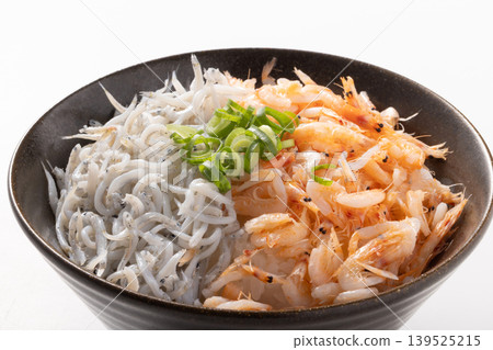 櫻花蝦銀魚飯 [銀魚：國產，櫻花蝦：台灣產] 139525215