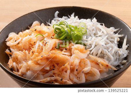 櫻花蝦銀魚飯 [銀魚：國產，櫻花蝦：台灣產] 139525221