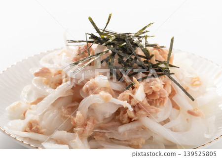 New onion and tuna salad New onion and tuna salad 139525805