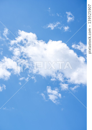 Early summer sky, blue sky, clear sky, May image Early summer sky, blue sky, clear sky, May image 139525907