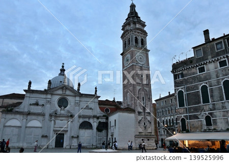 Sunset at the Santa Maria Formosa Church in the old town of Venice, Italy. 139525996