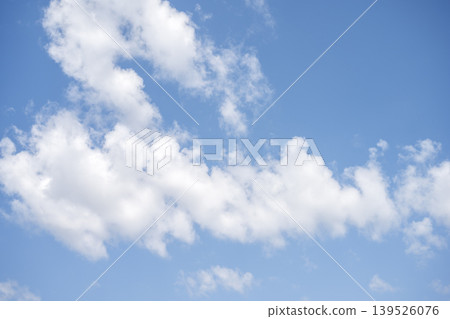 Early summer sky, blue sky, clear sky, May image Early summer sky, blue sky, clear sky, May image 139526076