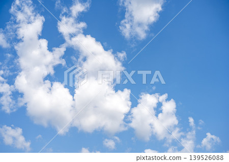 Early summer sky, blue sky, clear sky, May image Early summer sky, blue sky, clear sky, May image 139526088