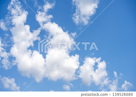 Early summer sky, blue sky, clear sky, May image Early summer sky, blue sky, clear sky, May image 139526089