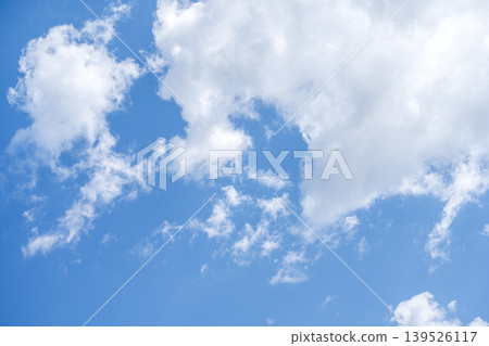 Early summer sky, blue sky, clear sky, May image Early summer sky, blue sky, clear sky, May image 139526117