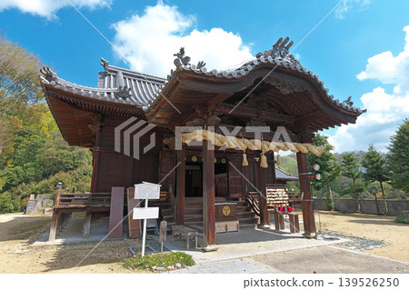 [Matsuyama Toshogu Shrine (Matsuyama Shrine)] Iwaiya Higashi-machi, Matsuyama City, Ehime Prefecture 139526250