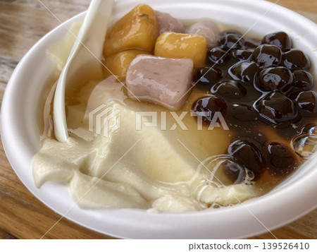 台灣甜點豆腐花－配西米和芋圓 139526410