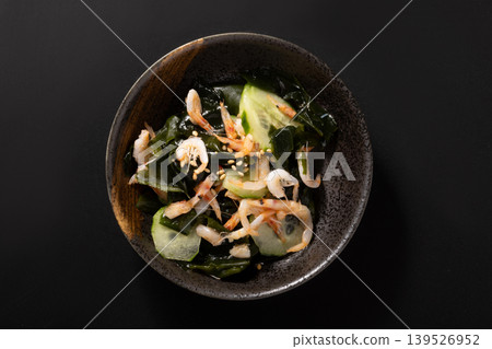 【台灣櫻花蝦】裙帶菜黃瓜沙拉佐櫻花蝦 【台灣櫻花蝦】裙帶菜黃瓜沙拉佐櫻花蝦 139526952