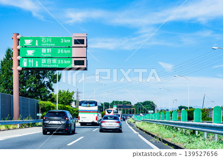 丹戈扎卡服務區(下行方向)附近地區以交通擁堵(高速公路交通堵塞)而臭名昭著。 丹戈扎卡服務區(下行方向)附近地區以交通擁堵(高速公路交通堵塞)而臭名昭著。 139527656