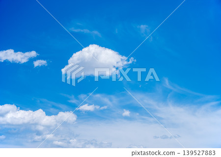 湛藍的天空 《雲朵在空中飄浮》 湛藍的天空 《雲朵在空中飄浮》 139527883