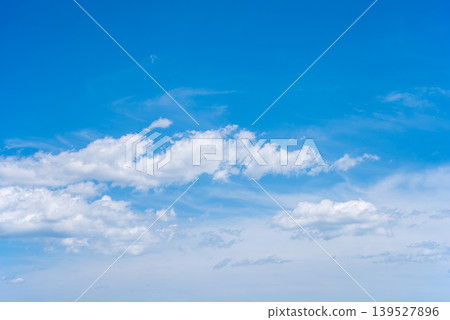 A refreshing blue sky 《Clouds floating in the sky》 A refreshing blue sky 《Clouds floating in the sky》 139527896