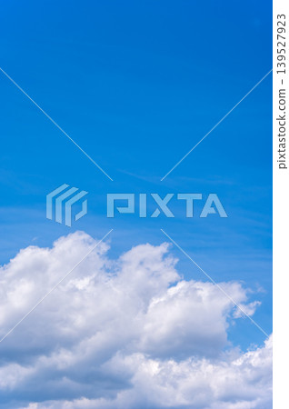 A refreshing blue sky 《Clouds floating in the sky》 A refreshing blue sky 《Clouds floating in the sky》 139527923