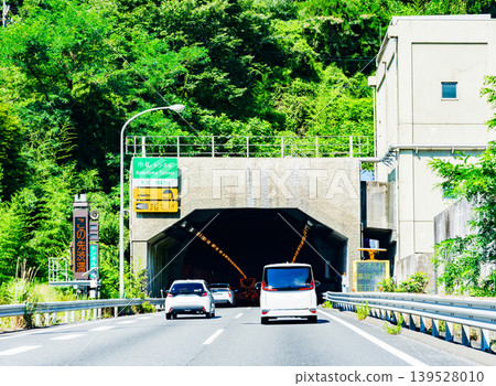 The Kobotoke Tunnel is famous as a traffic congestion point on the Chuo Expressway. [Highway Traffic Congestion] 139528010