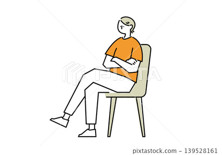 一位女士坐在椅子上，雙手交叉抱在胸前。 139528161