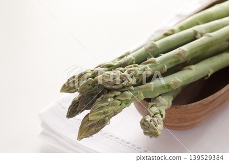 Asparagus Asparagus 139529384