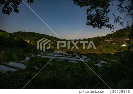 日本岡山縣三崎町美麗的夜色梯田 日本岡山縣三崎町美麗的夜色梯田 139529558