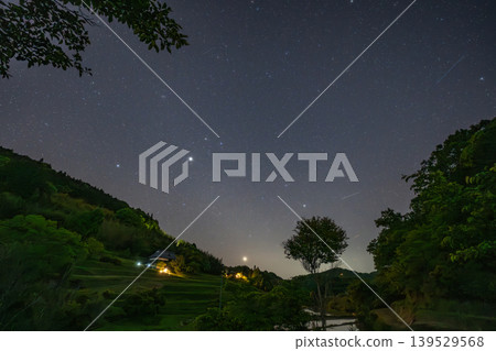 日本岡山縣三崎町美麗的夜色梯田 日本岡山縣三崎町美麗的夜色梯田 139529568