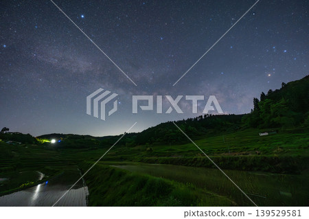 日本岡山縣三崎町美麗的夜色梯田 日本岡山縣三崎町美麗的夜色梯田 139529581
