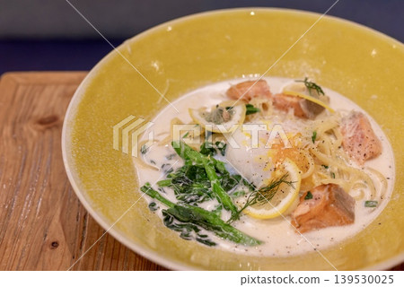 鮭魚油菜花檸檬奶油意麵 139530025