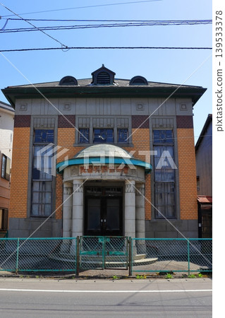 Former Tomita Osamu Dental Clinic (Former 90th Bank Sannohe Branch) | A modern building with Taisho-era romanticism remaining on a street corner in Sannohe Town Former Tomita Osamu Dental Clinic (Former 90th Bank Sannohe Branch) | A modern building with Taisho-era romanticism remaining on a street corner in Sannohe Town 139533378