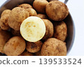 New potatoes 139533524