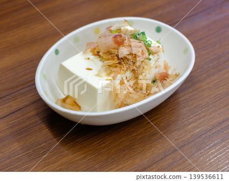 居酒屋裡的冷豆腐 居酒屋裡的冷豆腐 139536611