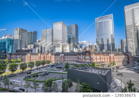 An aerial view of Tokyo Station's Marunouchi building and the cluster of skyscrapers in Yaesu [Chiyoda Ward, Tokyo] 139536673