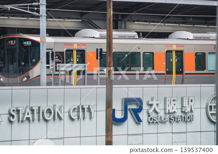 JR大阪站列車和月台記錄 JR大阪站列車和月台記錄 139537400