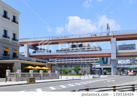 初夏時節的神戶新港碼頭景色(兵庫縣神戶市中央區) 初夏時節的神戶新港碼頭景色(兵庫縣神戶市中央區) 139538484