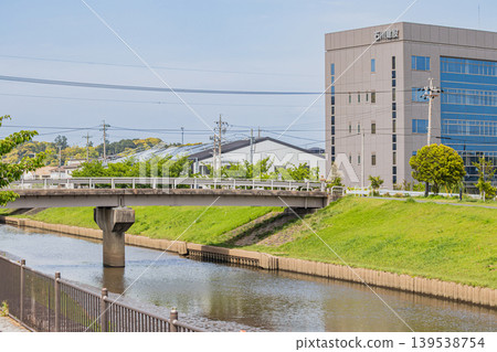 從今浦川沿岸看到的磐田市城市景觀(靜岡縣) 從今浦川沿岸看到的磐田市城市景觀(靜岡縣) 139538754