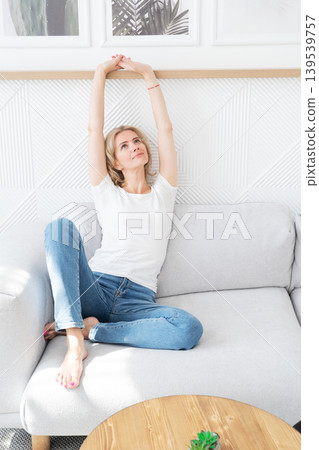 Lifestyle with happy 40s woman Lifestyle with happy 40s woman 139539757