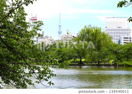 從不忍池看到的東京晴空塔 從不忍池看到的東京晴空塔 139540011