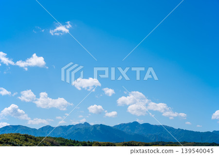 A refreshing blue sky and the Suzuka mountain range. A refreshing blue sky and the Suzuka mountain range. 139540045
