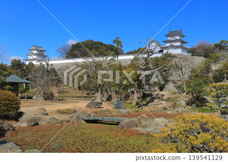 [Hyogo Prefecture] Akashi Castle under fine weather (Hitsuji and Tatsumi turrets) 139541129