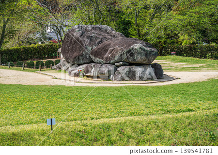 奈良郡石舞台古墳(古代墓葬),從石舞台展望台眺望 奈良郡石舞台古墳(古代墓葬),從石舞台展望台眺望 139541781