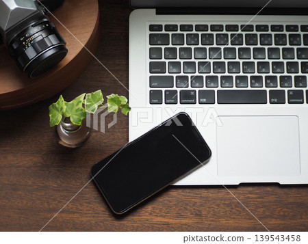 智慧型手機和PC概覽台 智慧型手機和PC概覽台 139543458
