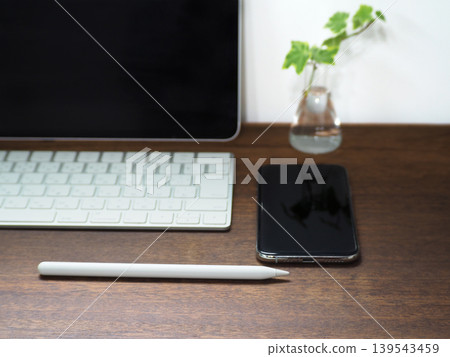 平板電腦和智慧型手機工作區 139543459